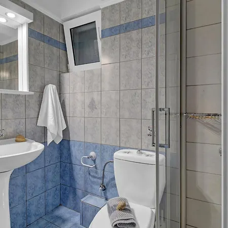 Apartment Elaia 3 *